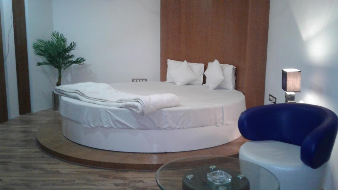 Hotel The Grand Parshwanath Sankeshvar Экстерьер фото