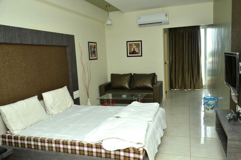 Hotel The Grand Parshwanath Sankeshvar Экстерьер фото